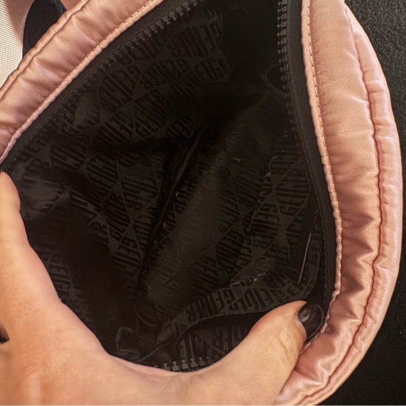 Kurt Geiger double zip camera crossbody - Picture 6 of 6